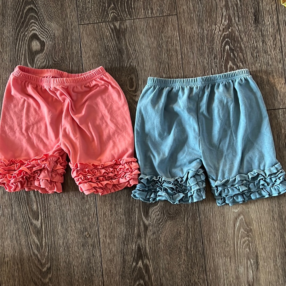 Boutique cartwheel ruffle shorts